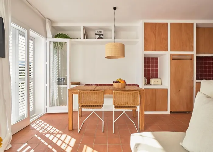 Beachfront Suite In Cadaques Center